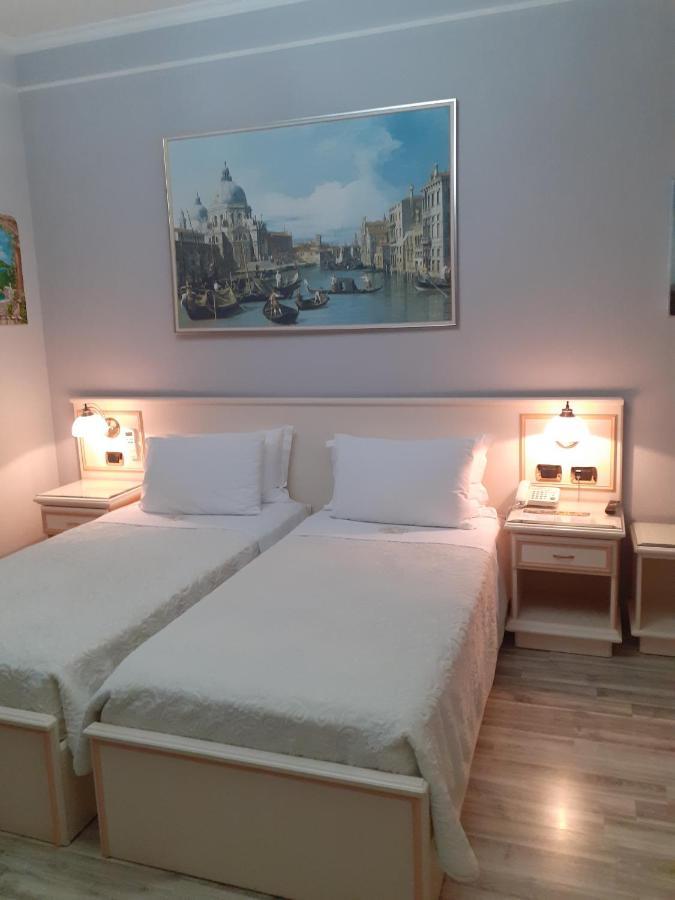 Hotel Guri Elbasan Kültér fotó