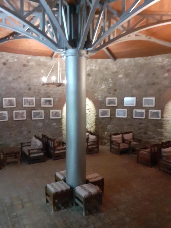 Hotel Guri Elbasan Kültér fotó