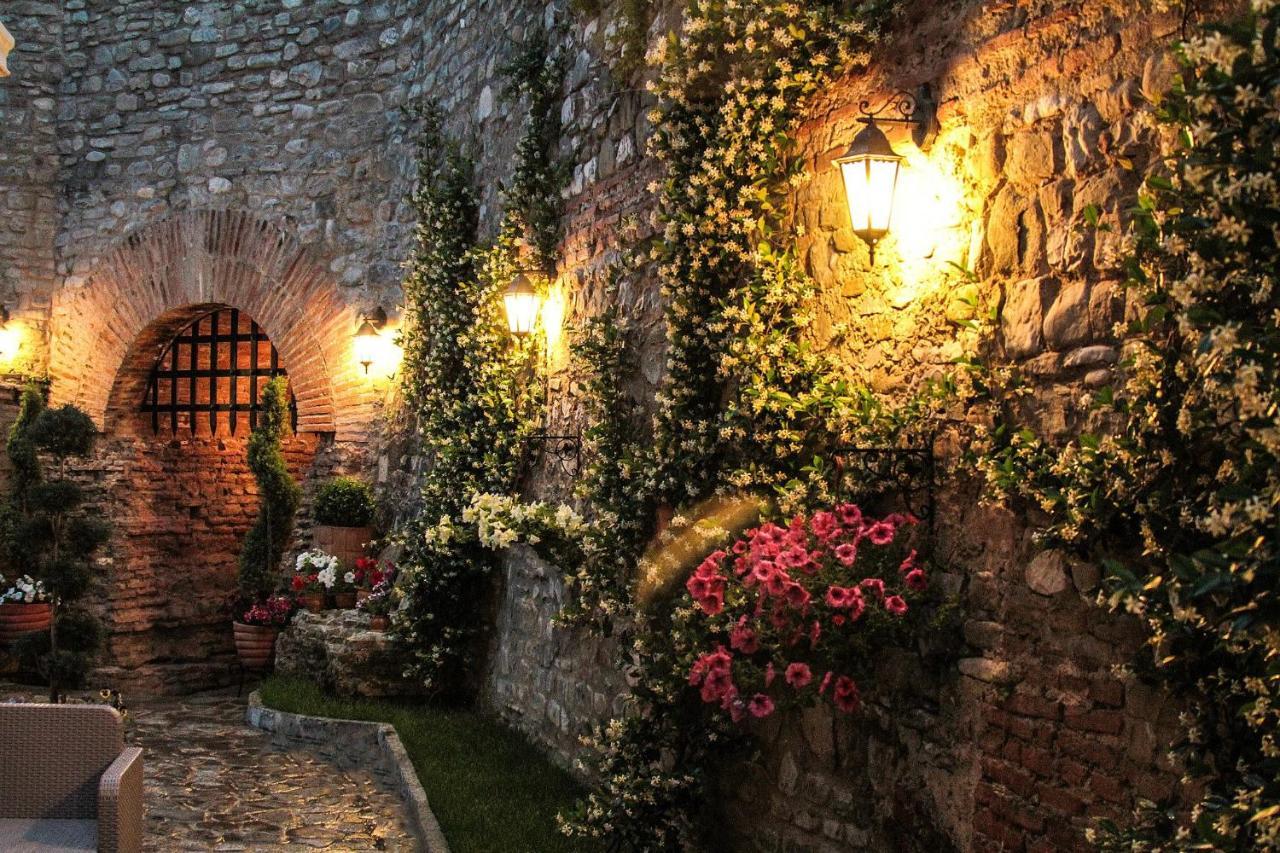 Hotel Guri Elbasan Kültér fotó