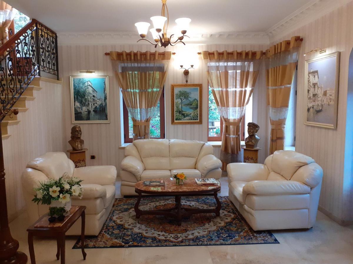 Hotel Guri Elbasan Kültér fotó