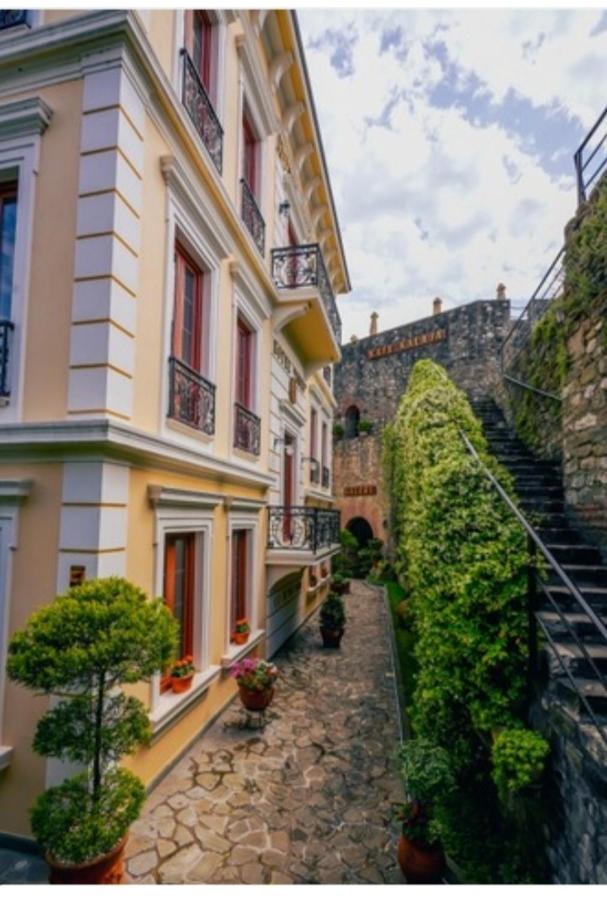 Hotel Guri Elbasan Kültér fotó