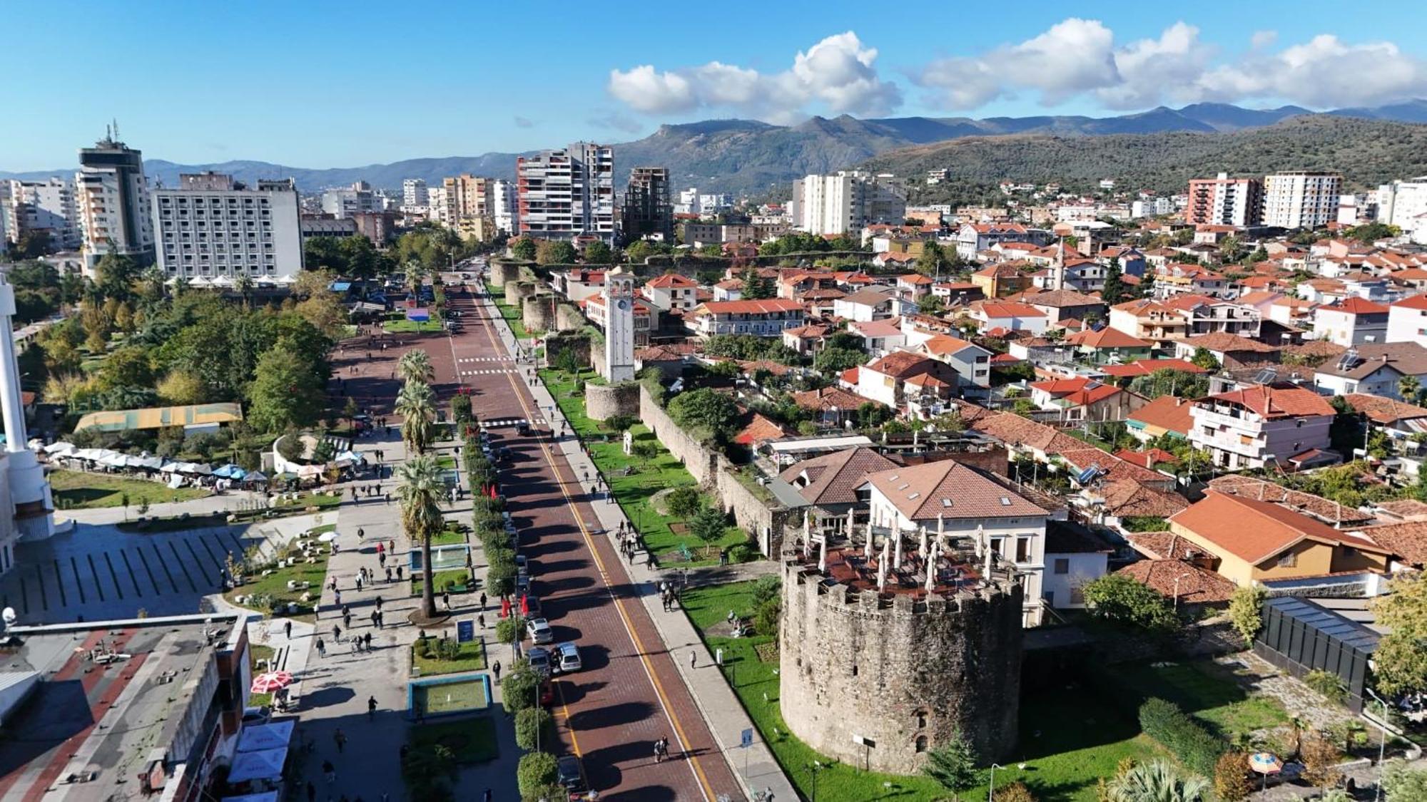Hotel Guri Elbasan Kültér fotó