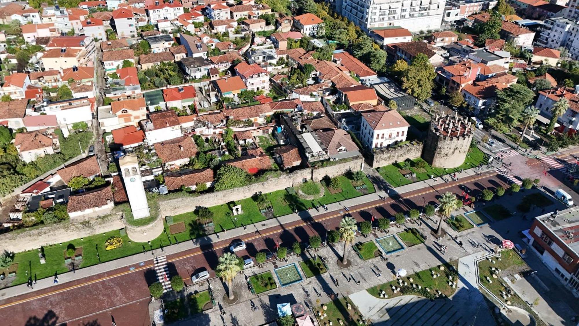 Hotel Guri Elbasan Kültér fotó