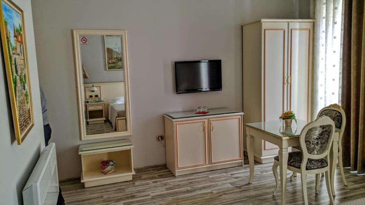 Hotel Guri Elbasan Kültér fotó